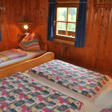 Hubertushaus Dağ evi Dellach im Drautal
